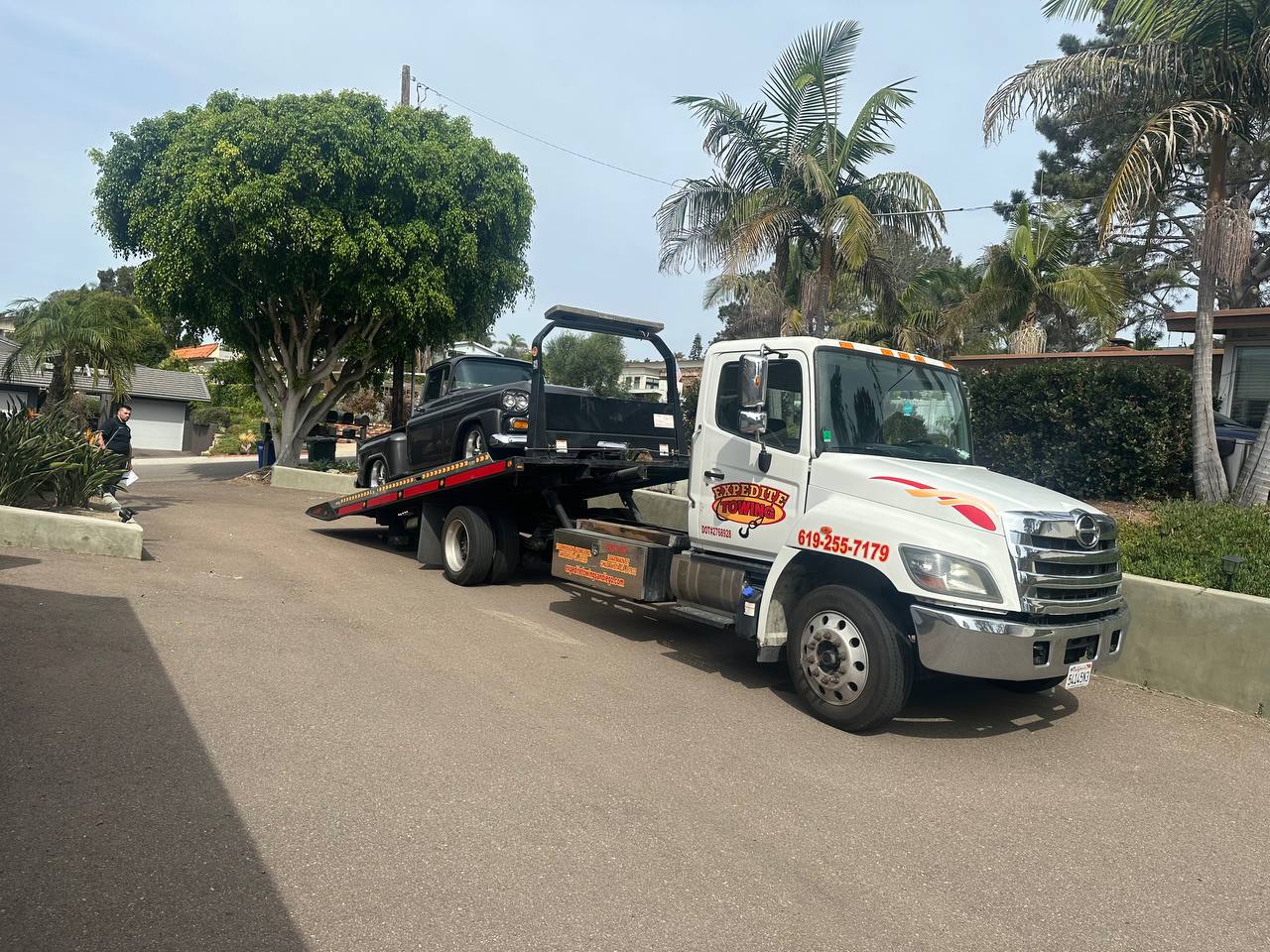 Conquering the Long Haul: Your Guide to Smooth Long-Distance Towing in San Diego